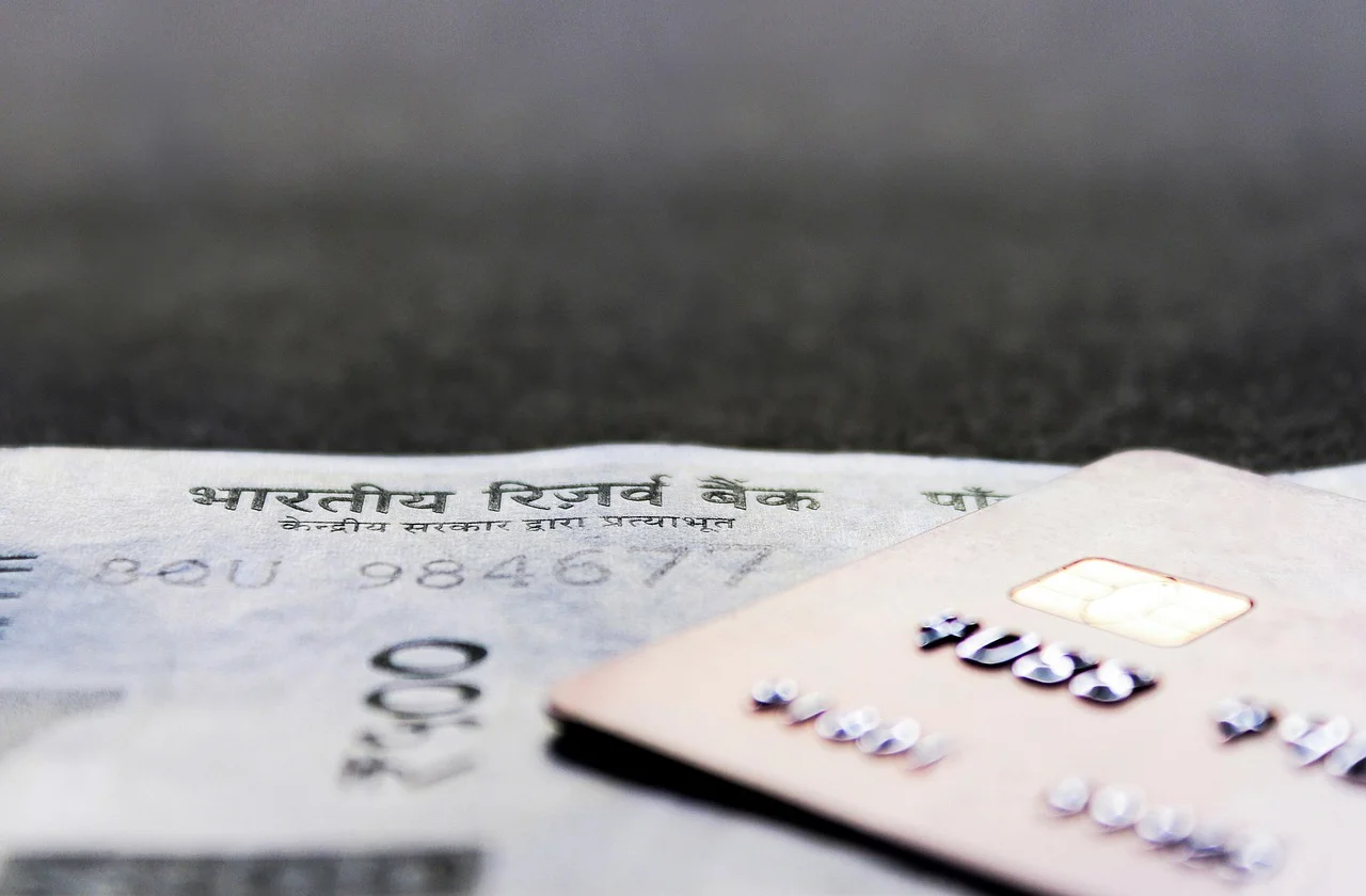 De ce unele carduri de credit oferă cashback și cum profiți eficient de el?