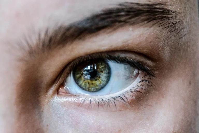 Hipertensiunea oculară: Primele semne la care trebuie să fii atent