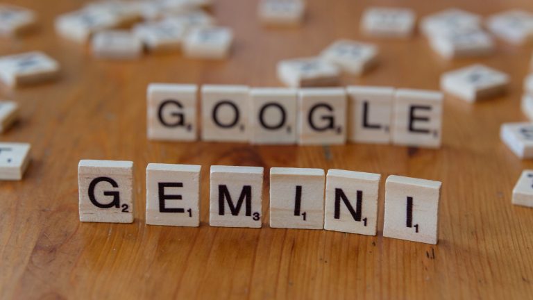 Cum funcționează backupul automat în Google Photos și ce riscuri implică?