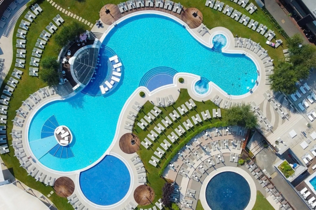 Cum verifici experiența unei firme de spa? Uită-te la proiectele care funcționează și după 15 ani.